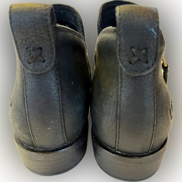 UGG Glee Side Zip Ankle Bootie Black Leather Size 6.5 - Picture 4 of 9